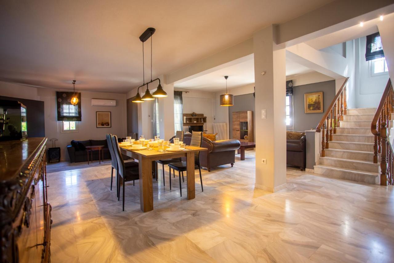 Τraditional Fully Detached Villa on a luxurious Hillock of Thessaloniki PANORAMA with its own Garden also for Family&Wedding gatherings&Kid's parties - under 13 Εξωτερικό φωτογραφία