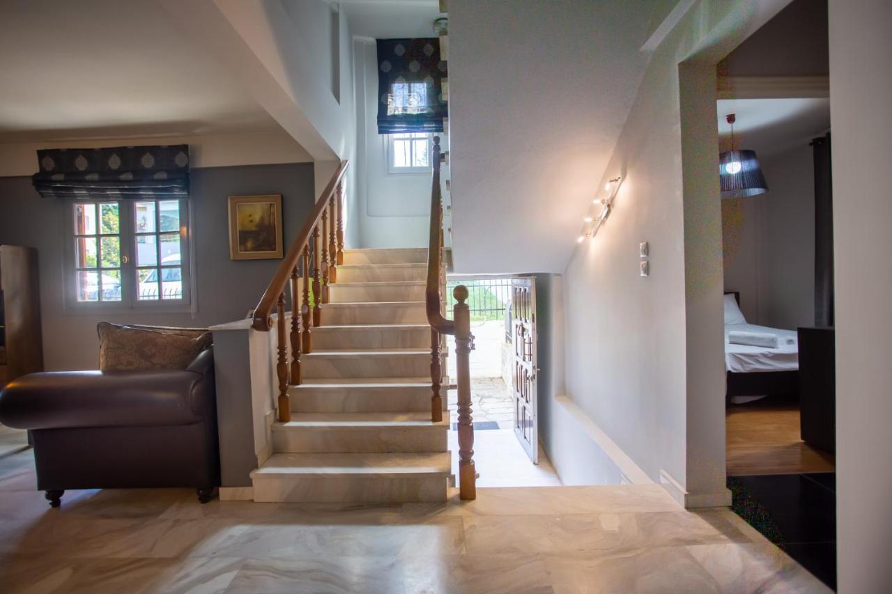 Τraditional Fully Detached Villa on a luxurious Hillock of Thessaloniki PANORAMA with its own Garden also for Family&Wedding gatherings&Kid's parties - under 13 Εξωτερικό φωτογραφία