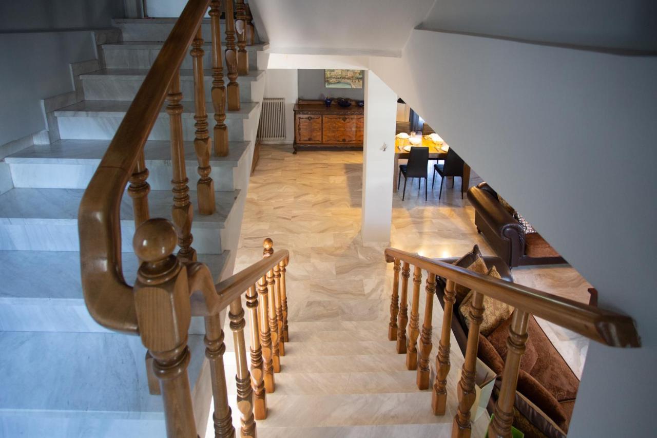 Τraditional Fully Detached Villa on a luxurious Hillock of Thessaloniki PANORAMA with its own Garden also for Family&Wedding gatherings&Kid's parties - under 13 Εξωτερικό φωτογραφία