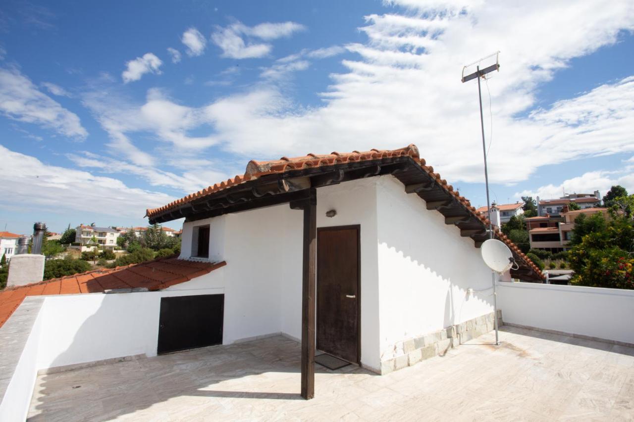 Τraditional Fully Detached Villa on a luxurious Hillock of Thessaloniki PANORAMA with its own Garden also for Family&Wedding gatherings&Kid's parties - under 13 Εξωτερικό φωτογραφία