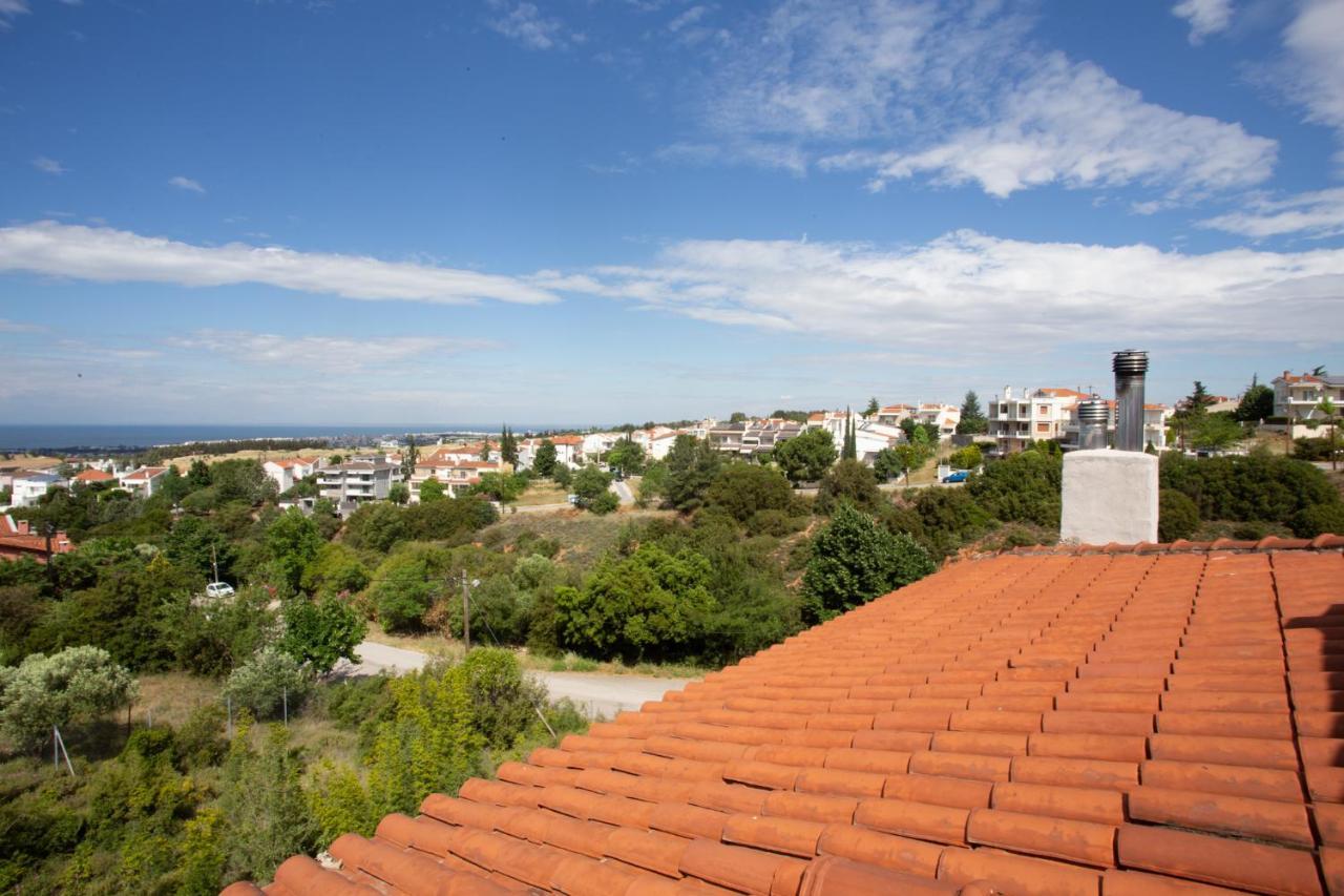 Τraditional Fully Detached Villa on a luxurious Hillock of Thessaloniki PANORAMA with its own Garden also for Family&Wedding gatherings&Kid's parties - under 13 Εξωτερικό φωτογραφία