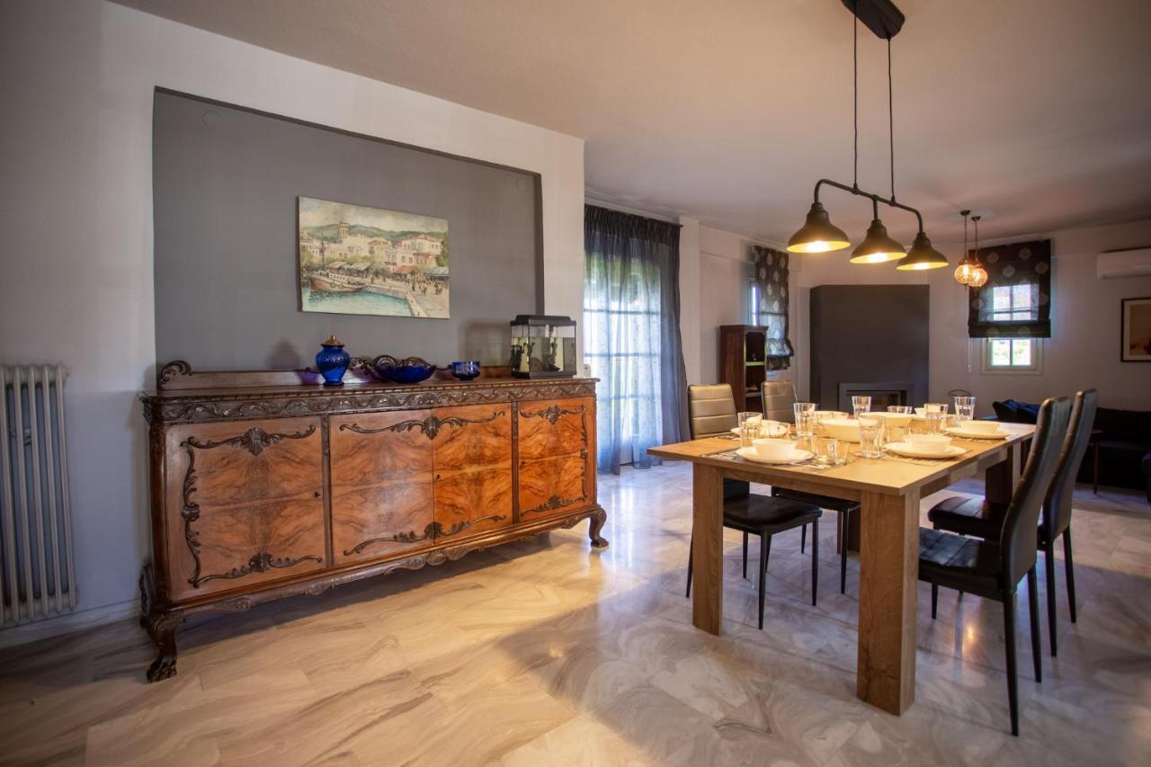Τraditional Fully Detached Villa on a luxurious Hillock of Thessaloniki PANORAMA with its own Garden also for Family&Wedding gatherings&Kid's parties - under 13 Εξωτερικό φωτογραφία