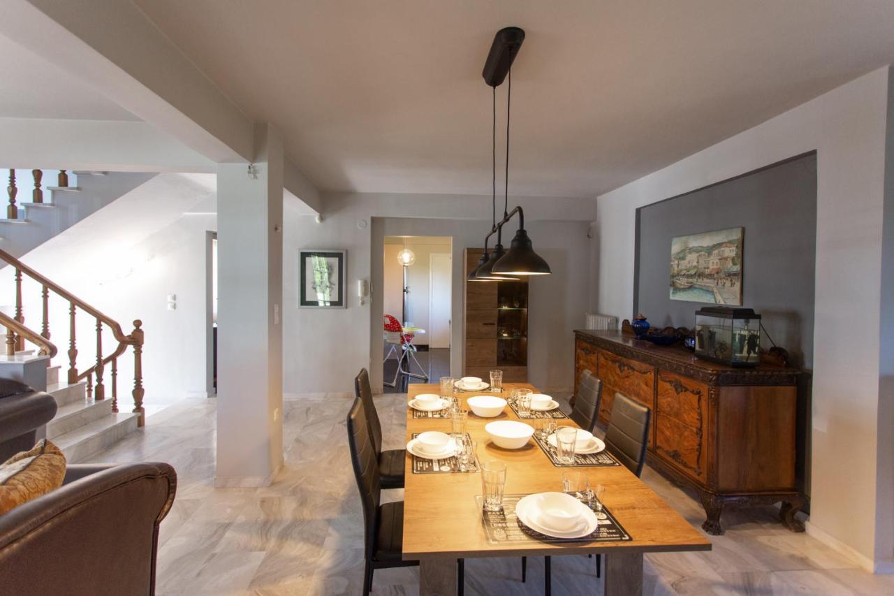 Τraditional Fully Detached Villa on a luxurious Hillock of Thessaloniki PANORAMA with its own Garden also for Family&Wedding gatherings&Kid's parties - under 13 Εξωτερικό φωτογραφία