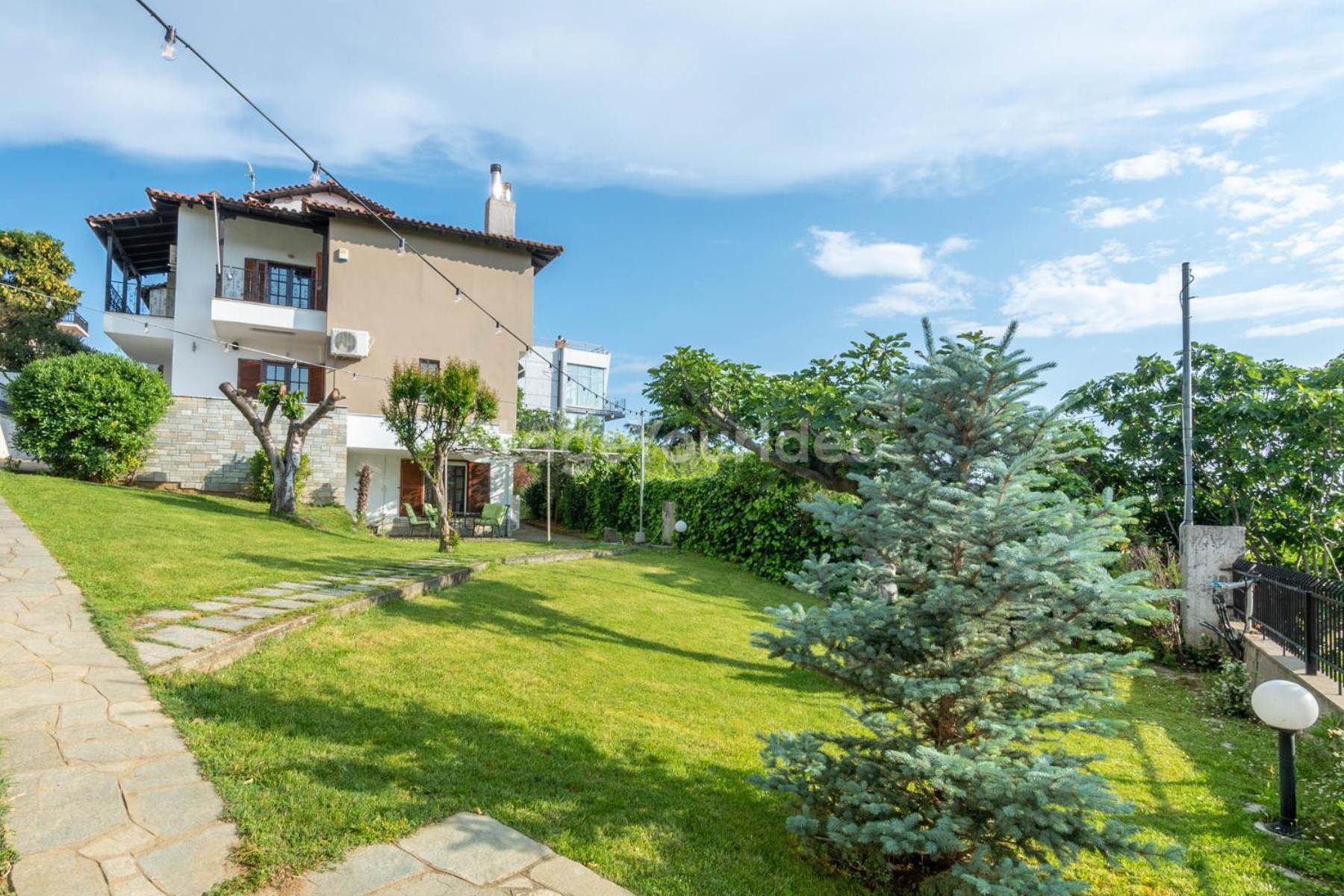Τraditional Fully Detached Villa on a luxurious Hillock of Thessaloniki PANORAMA with its own Garden also for Family&Wedding gatherings&Kid's parties - under 13 Εξωτερικό φωτογραφία